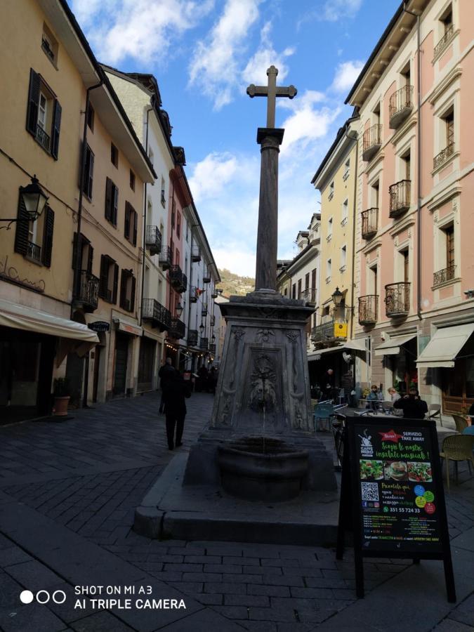 Un Oeil Sur La Cathedrale Apartment Aosta Exterior photo