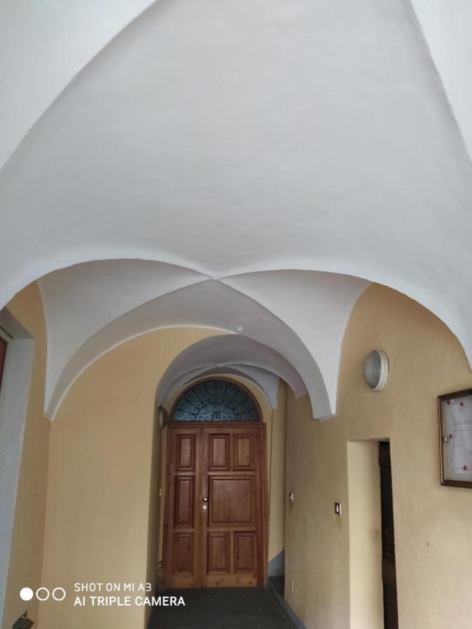 Un Oeil Sur La Cathedrale Apartment Aosta Exterior photo